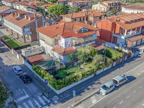 appartamento in vendita a Comacchio in zona Lido degli Estensi