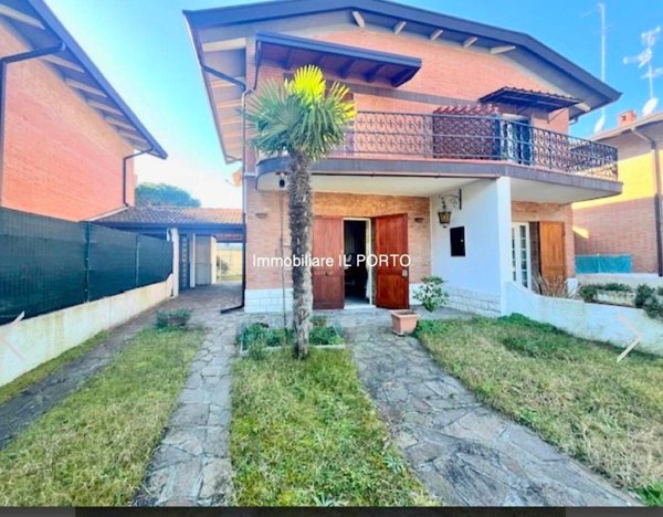 casa indipendente in vendita a Comacchio in zona Lido delle Nazioni