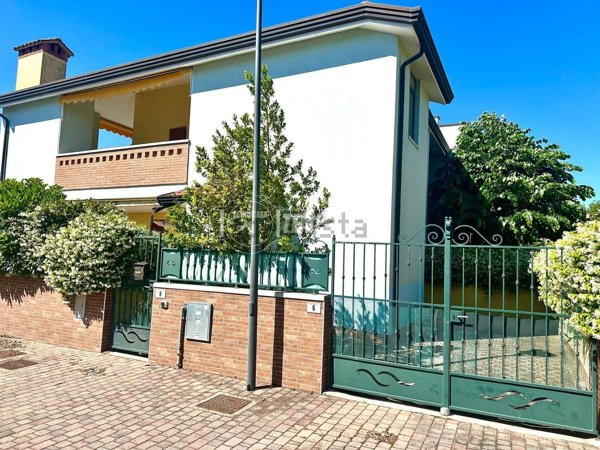 appartamento in vendita a Comacchio in zona Lido delle Nazioni