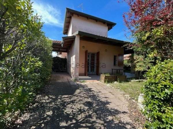 casa indipendente in vendita a Comacchio in zona Lido delle Nazioni