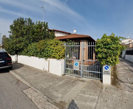 casa indipendente in vendita a Comacchio
