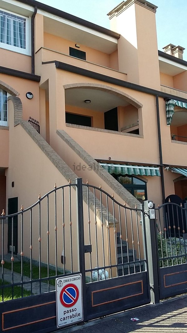casa indipendente in vendita a Comacchio in zona Lido degli Estensi