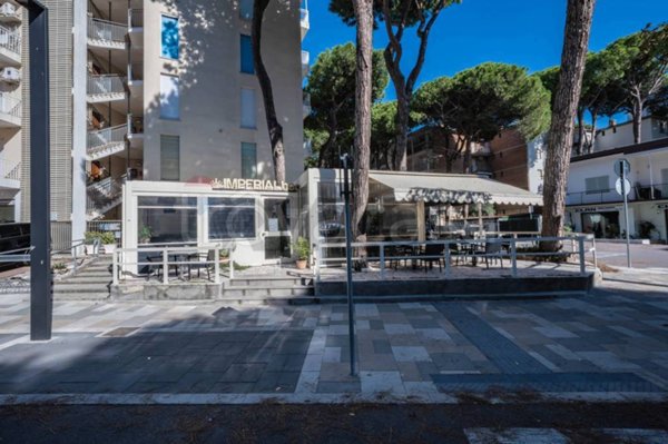 negozio in vendita a Comacchio in zona Lido degli Estensi