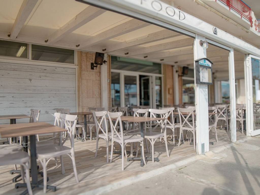 negozio in vendita a Comacchio in zona Lido di Pomposa