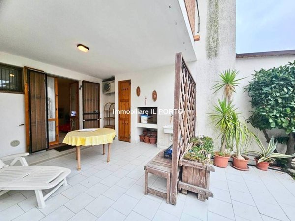 casa indipendente in vendita a Comacchio in zona Lido degli Estensi