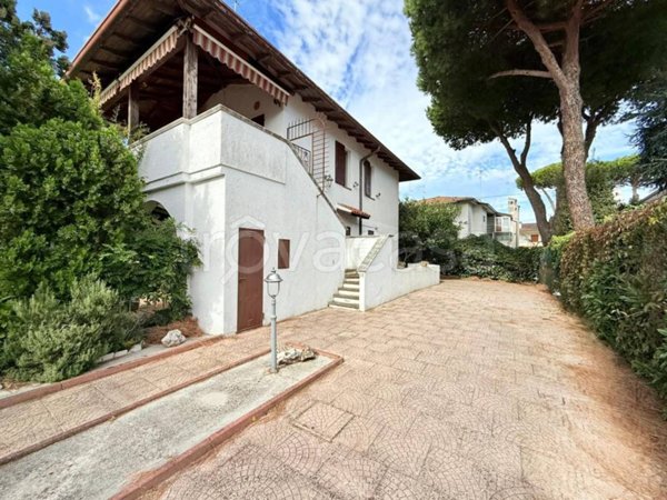 casa indipendente in vendita a Comacchio in zona Lido delle Nazioni