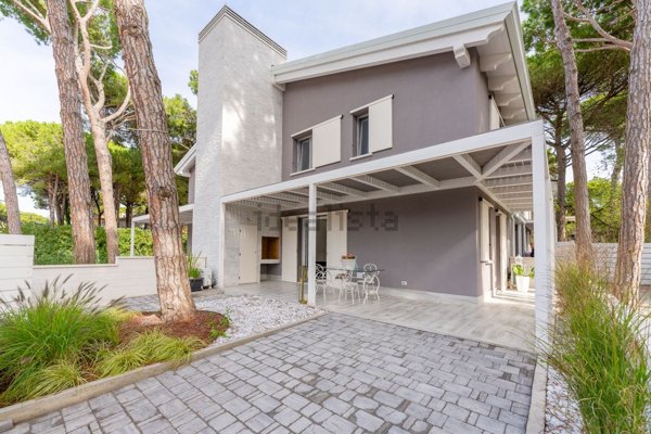 casa indipendente in vendita a Comacchio in zona Lido di Spina