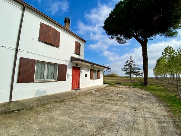 casa indipendente in vendita a Comacchio in zona Vaccolino