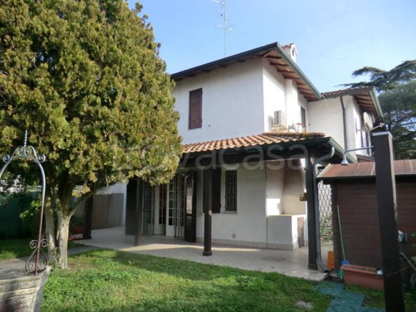 casa indipendente in vendita a Comacchio in zona Lido delle Nazioni