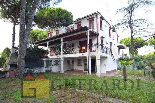casa indipendente in vendita a Comacchio in zona Lido di Spina