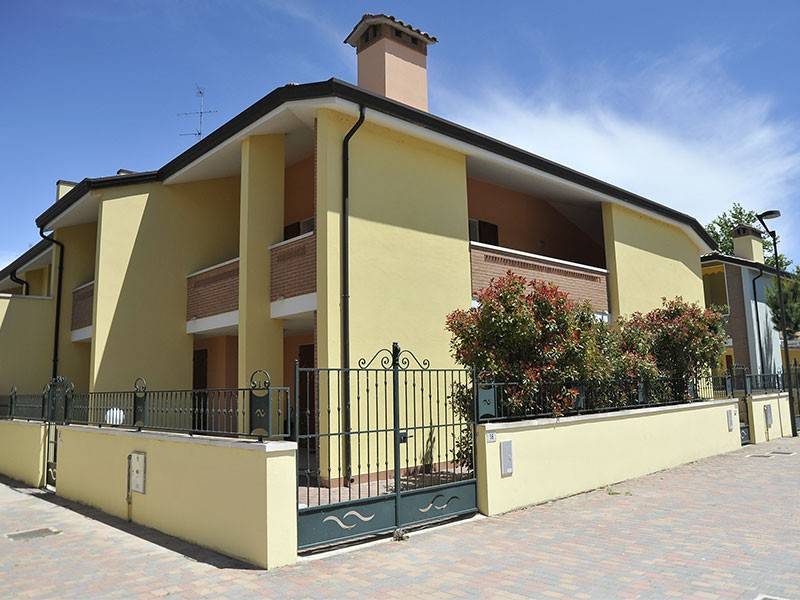 casa indipendente in vendita a Comacchio in zona Lido delle Nazioni