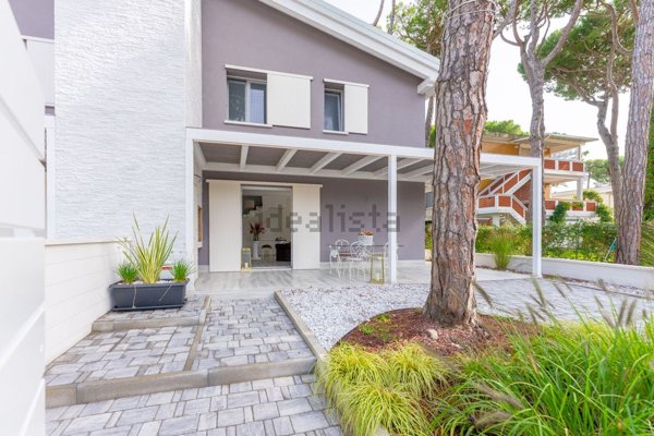 casa indipendente in vendita a Comacchio in zona Lido di Spina