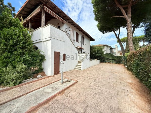 casa indipendente in vendita a Comacchio in zona Lido delle Nazioni