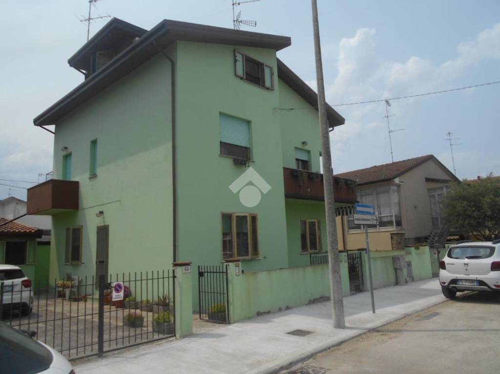 appartamento in vendita a Comacchio in zona Porto Garibaldi