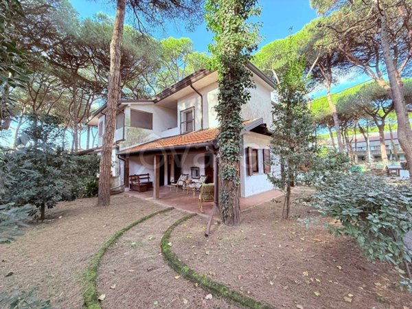 casa indipendente in vendita a Comacchio in zona Lido di Spina