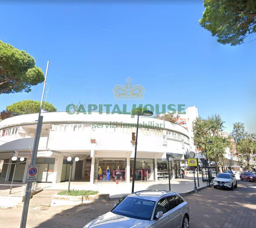 locale commerciale in vendita a Comacchio in zona Lido degli Estensi