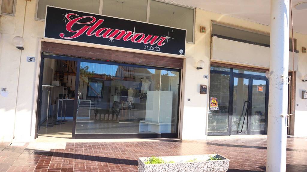 negozio in vendita a Comacchio in zona Lido delle Nazioni