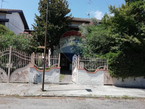 casa indipendente in vendita a Comacchio in zona Lido delle Nazioni