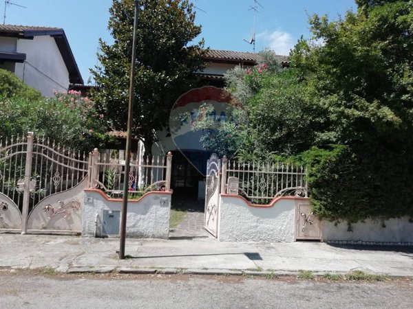 casa indipendente in vendita a Comacchio in zona Lido delle Nazioni