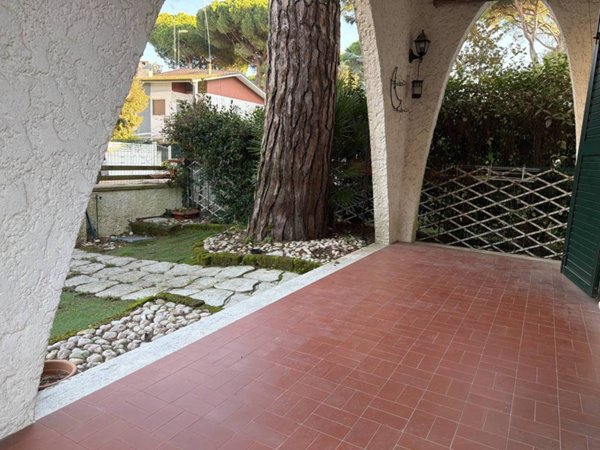 casa indipendente in vendita a Comacchio in zona Lido di Spina