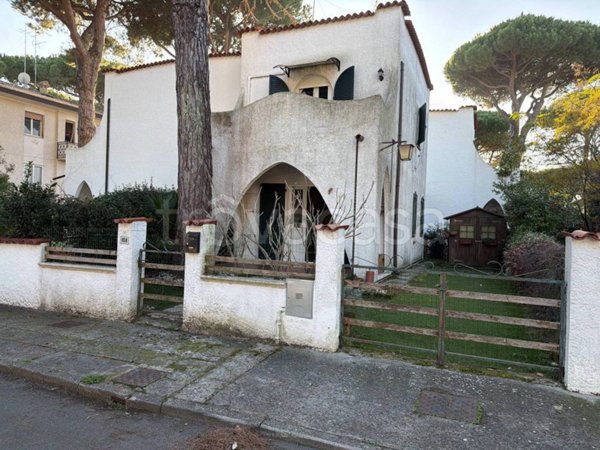 casa indipendente in vendita a Comacchio in zona Lido di Spina