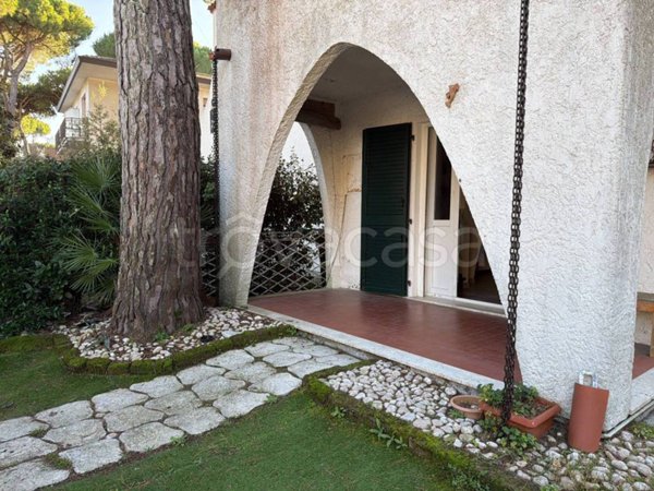 casa indipendente in vendita a Comacchio in zona Lido di Spina