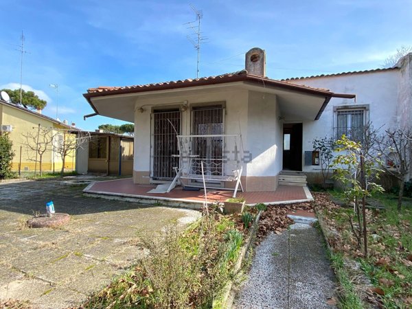 casa indipendente in vendita a Comacchio in zona Lido delle Nazioni