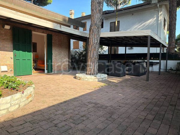 casa indipendente in vendita a Comacchio in zona Lido di Spina