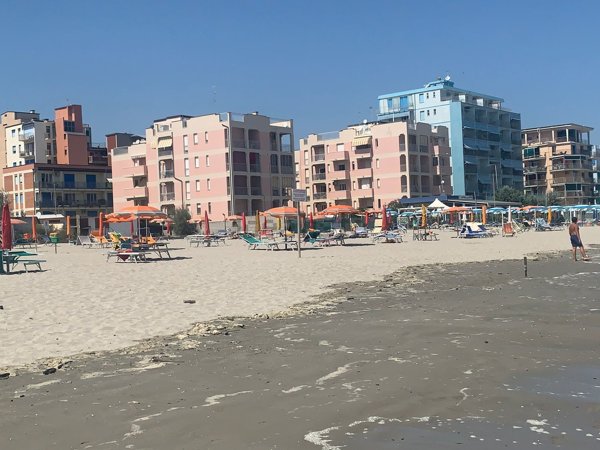 appartamento in vendita a Comacchio in zona Lido degli Scacchi