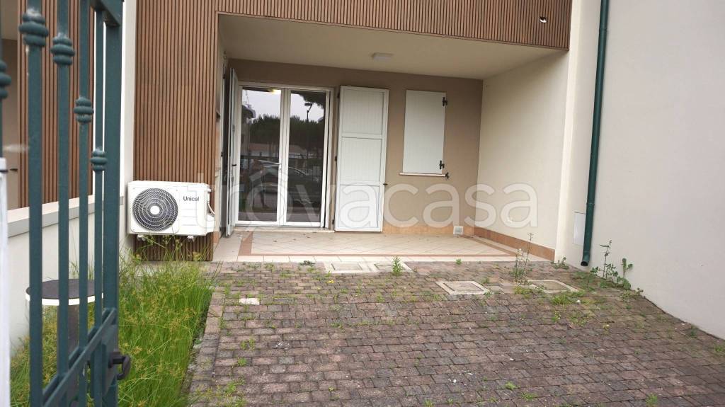 casa indipendente in vendita a Comacchio in zona Lido delle Nazioni