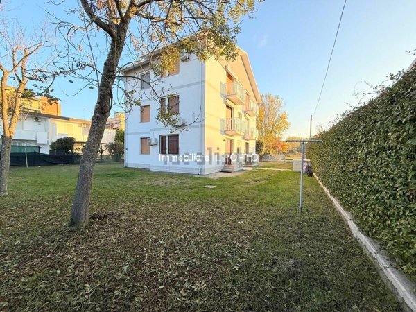 appartamento in vendita a Comacchio in zona Lido degli Scacchi