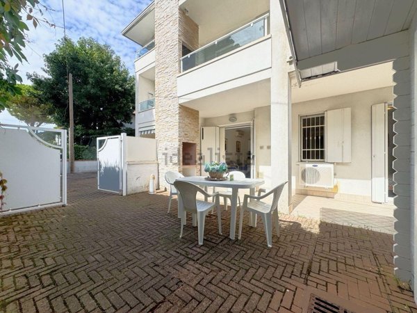 appartamento in vendita a Comacchio in zona Lido di Spina