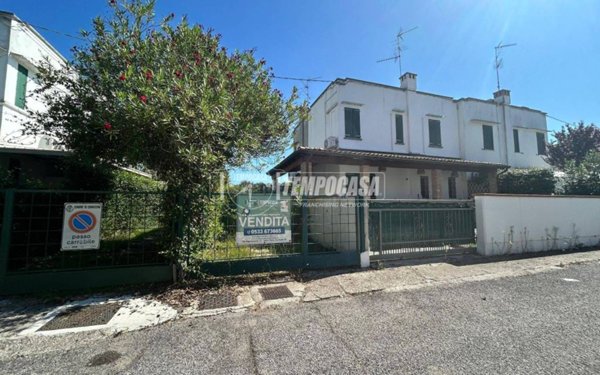 casa indipendente in vendita a Comacchio in zona Lido di Pomposa