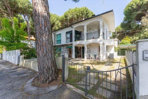 casa indipendente in vendita a Comacchio in zona Lido di Spina