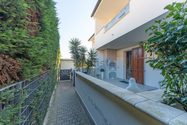 casa indipendente in vendita a Comacchio in zona Lido degli Estensi