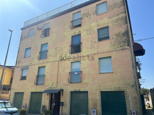 appartamento in vendita a Comacchio in zona Porto Garibaldi