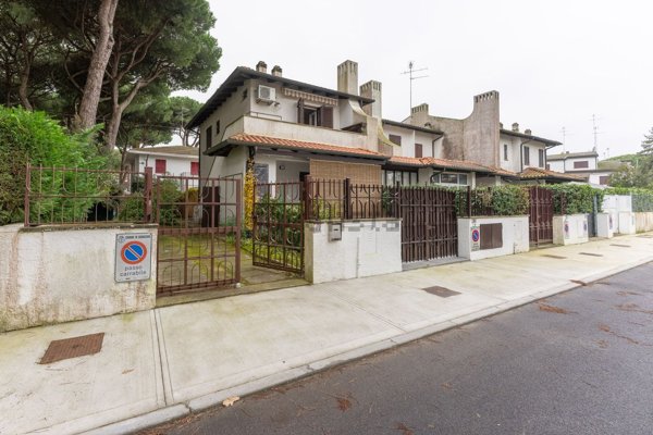 casa indipendente in vendita a Comacchio in zona Lido di Spina