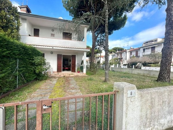 casa indipendente in vendita a Comacchio in zona Lido degli Estensi