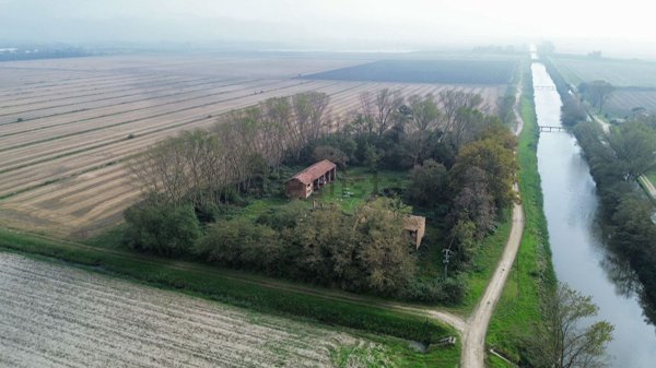 locale di sgombero in vendita a Comacchio in zona San Giuseppe