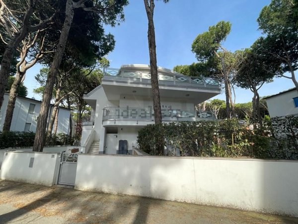 casa indipendente in vendita a Comacchio in zona Lido degli Estensi