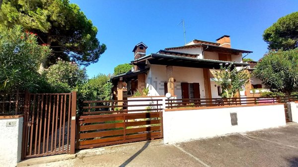 casa indipendente in vendita a Comacchio in zona Lido di Spina