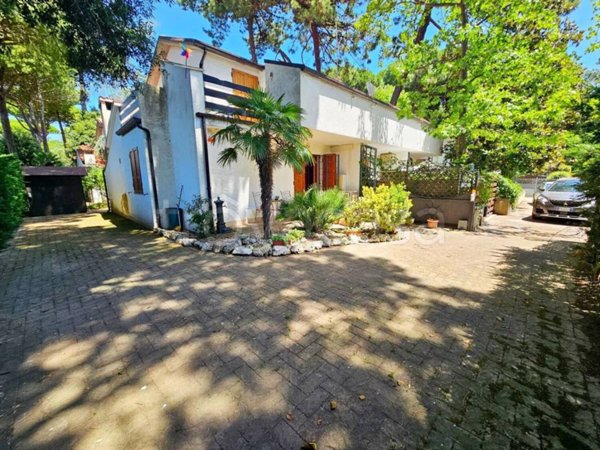 casa indipendente in vendita a Comacchio in zona Lido degli Estensi