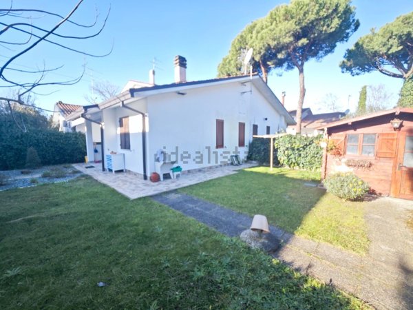 casa indipendente in vendita a Comacchio in zona Lido di Volano