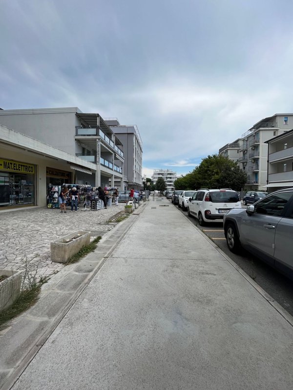 ufficio in vendita a Comacchio in zona Lido degli Estensi