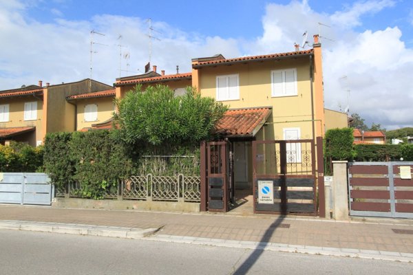 casa indipendente in vendita a Comacchio in zona Lido di Pomposa