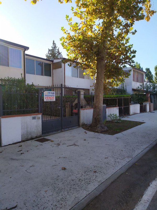 casa semindipendente in vendita a Comacchio in zona Lido delle Nazioni