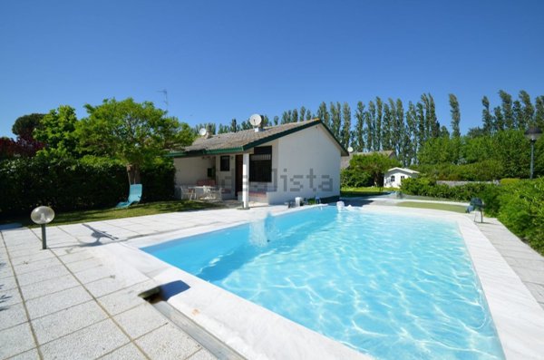 casa indipendente in vendita a Comacchio in zona Lido delle Nazioni