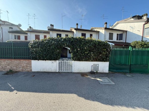 casa indipendente in vendita a Comacchio in zona San Giuseppe