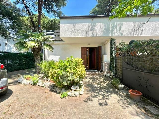 casa indipendente in vendita a Comacchio in zona Lido degli Estensi