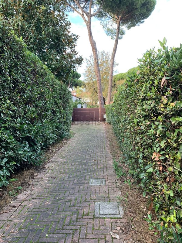 casa indipendente in vendita a Comacchio in zona Lido di Spina